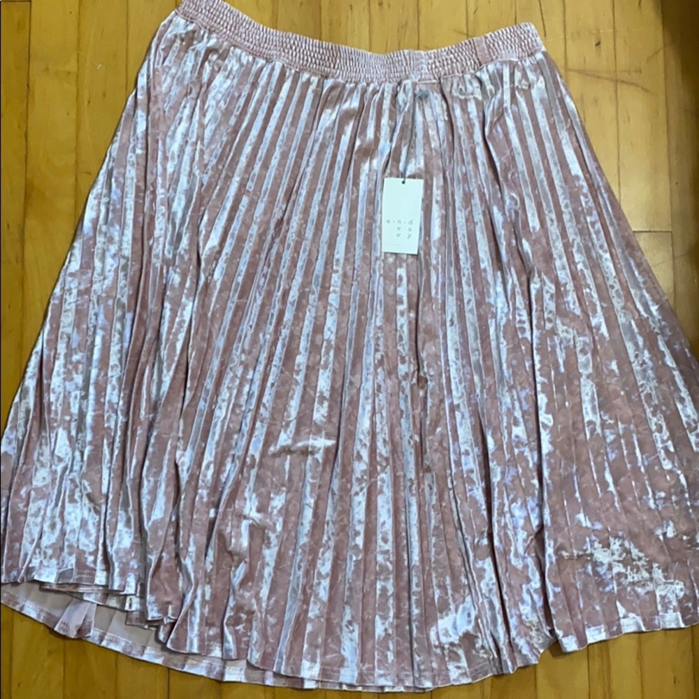 NWT pleated crushed velvet midi skirt